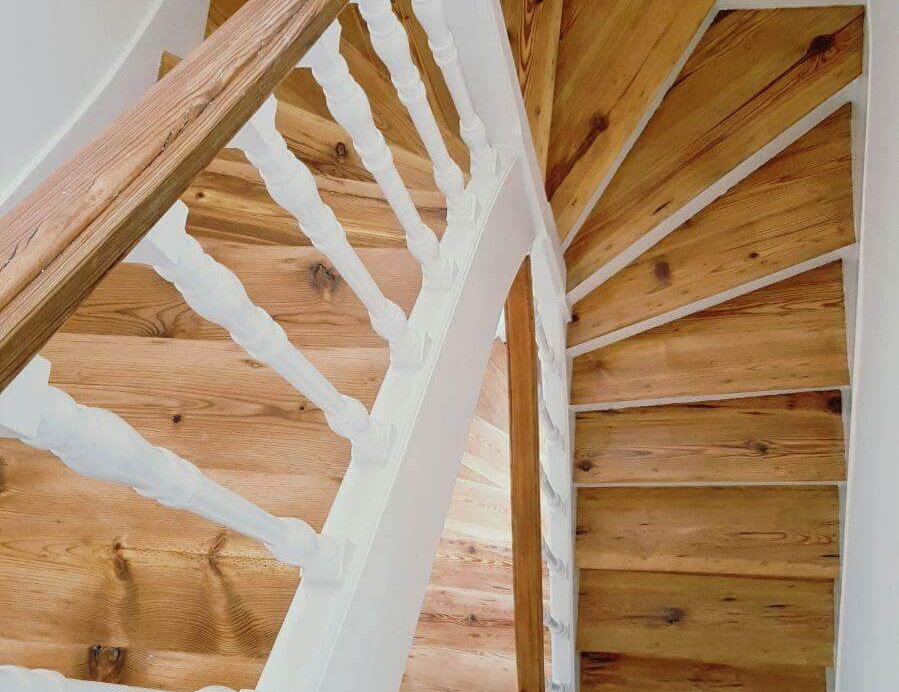 photo Remise en état d'un escalier Peinture Vallée